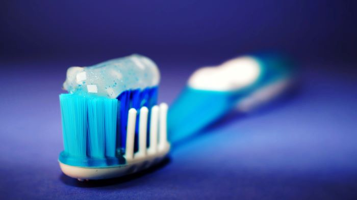 Selecting the Correct Toothpaste for Your Teeth and Gums